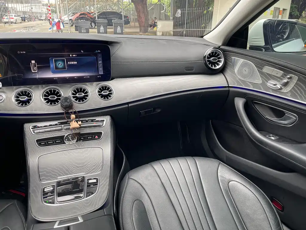 Mercedes-Benz CLS 2019 — фото 15