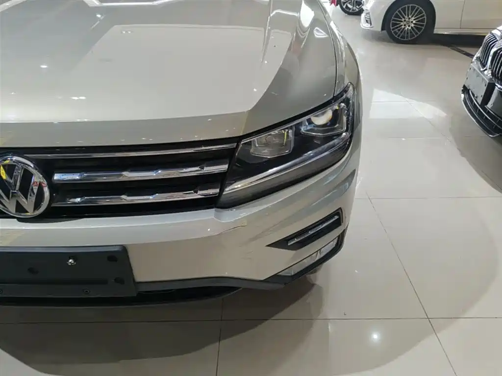 Volkswagen Tiguan L 2018 — фото 24