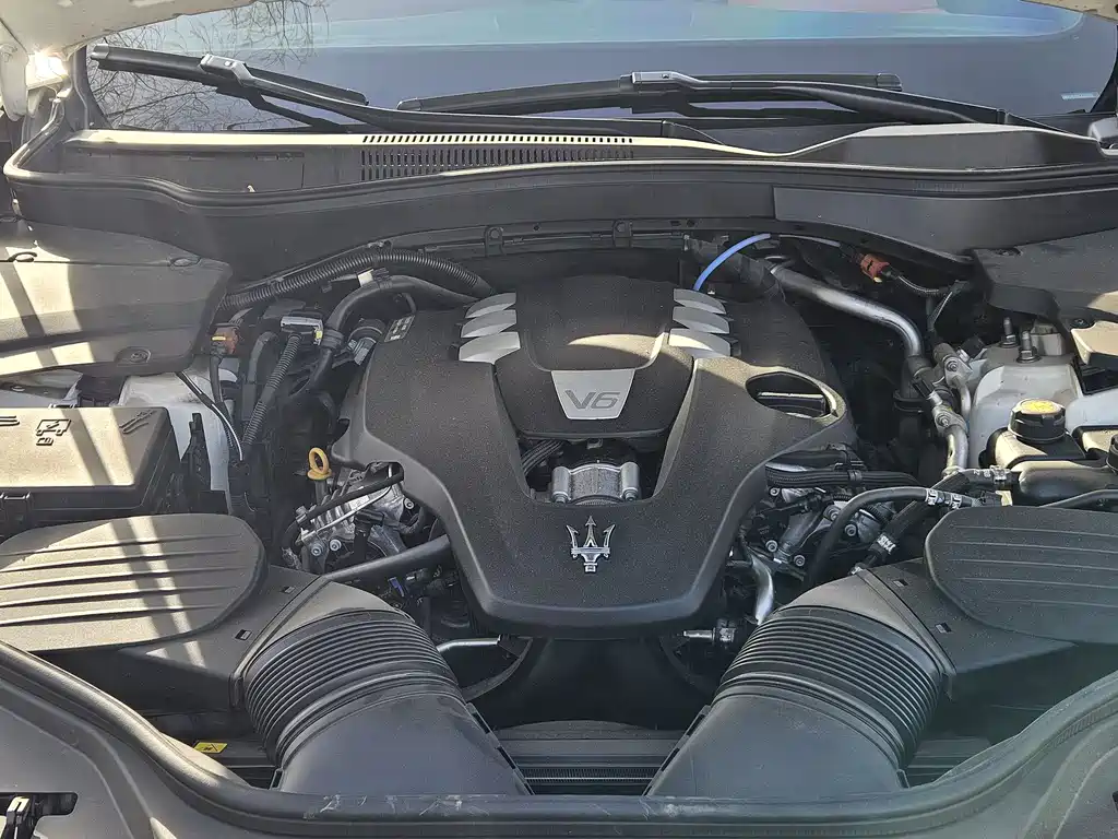 Maserati Levante 2020 — фото 18