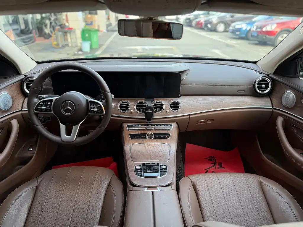 Mercedes-Benz E-Class 2019 — фото 14