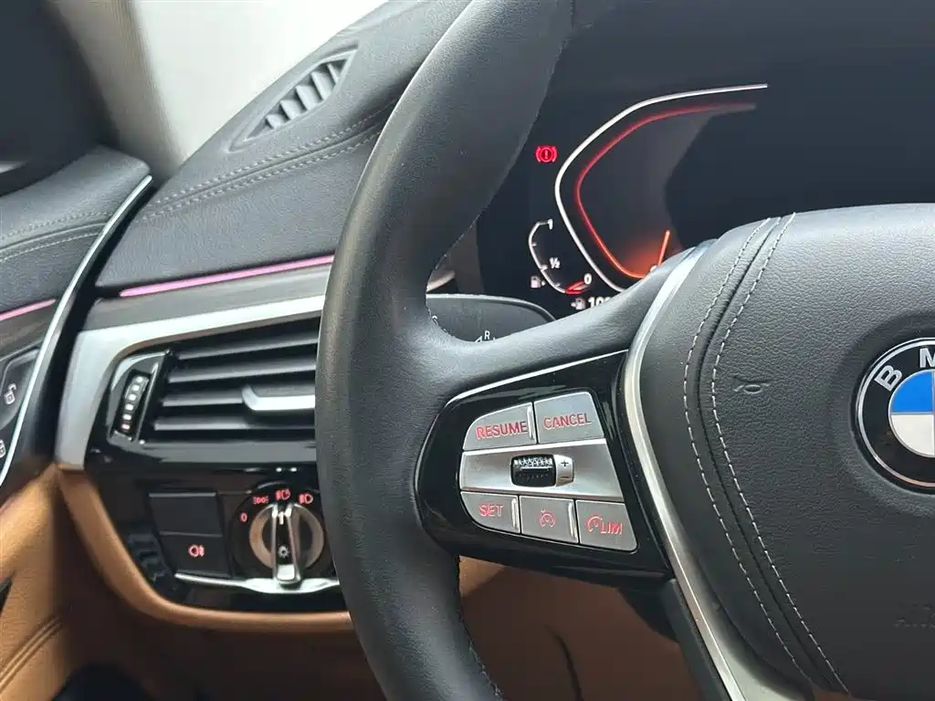 BMW 6 Series GT 2024 — фото 15