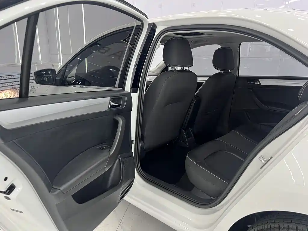 Skoda Rapid 2022 — фото 13
