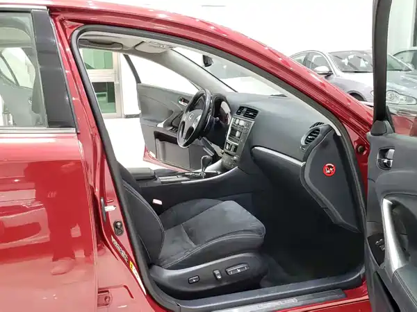 Lexus IS 2011