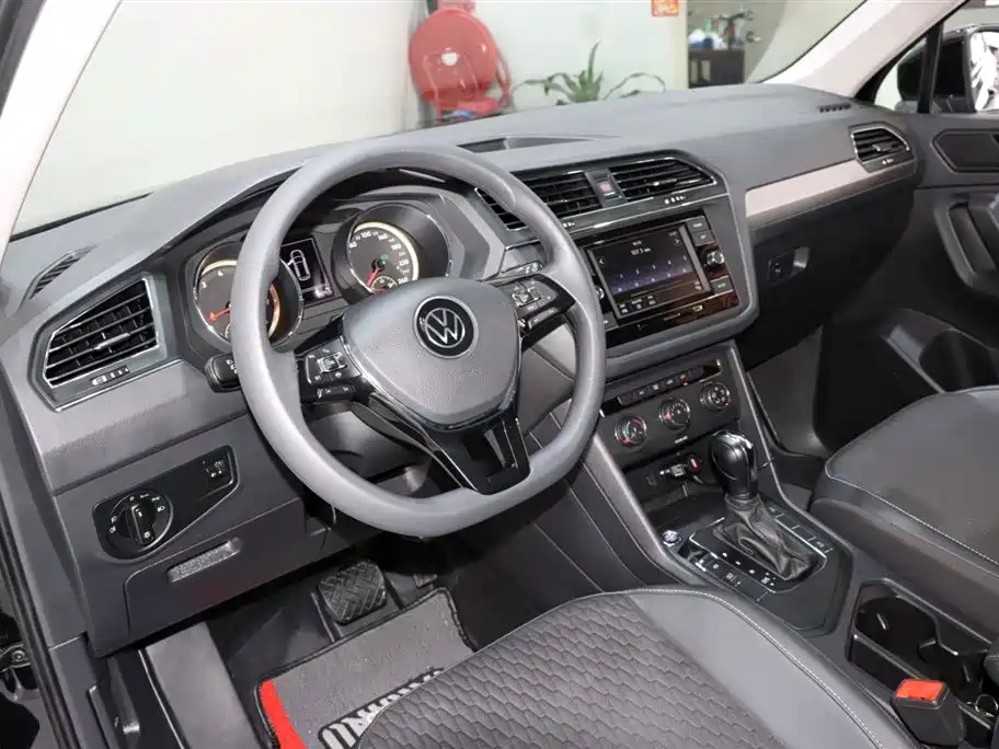 Volkswagen Tiguan L 2021 — фото 10