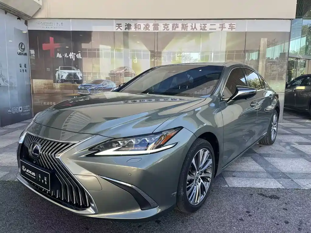 Lexus ES 2022 — фото 1