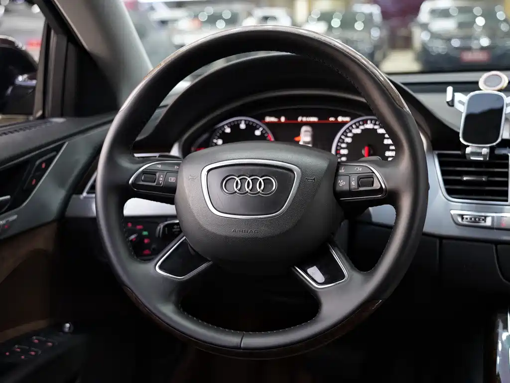 Audi A8 2015 — фото 13