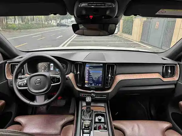 Volvo XC60 2021