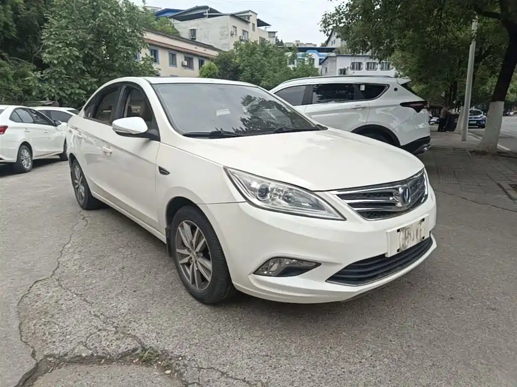 Changan Eado 2015 — фото 4