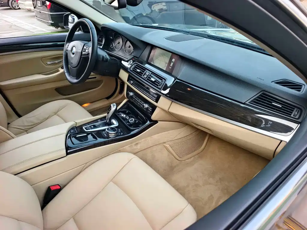 BMW 5 Series 2013 — фото 18