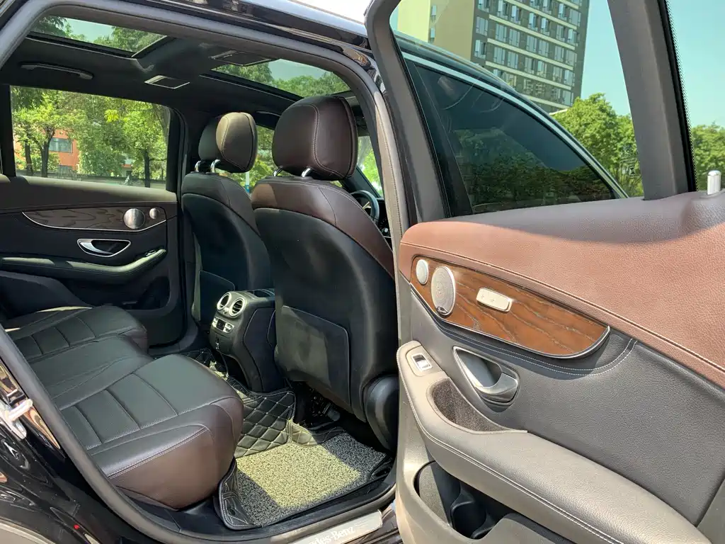 Mercedes-Benz GLC 2020 — фото 17