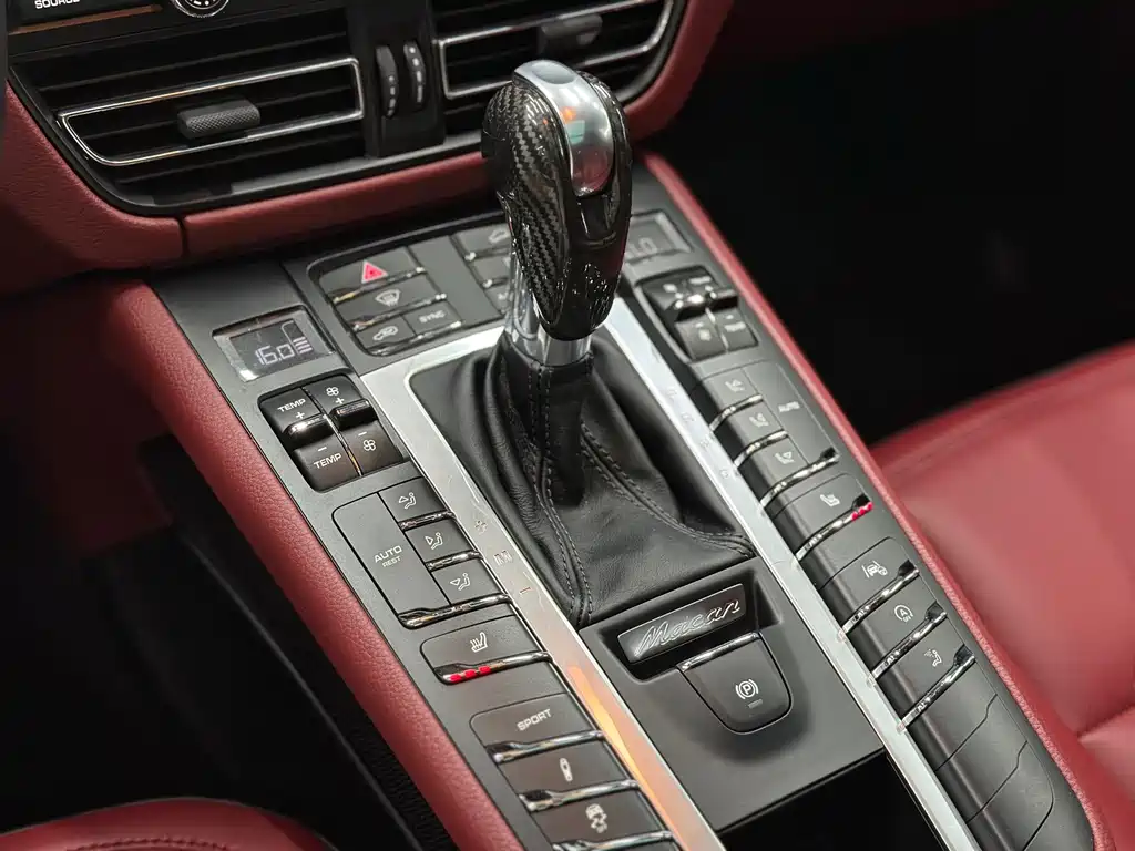 Porsche Macan 2020 — фото 19