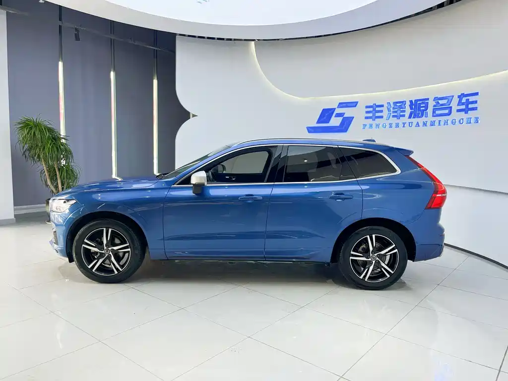 Volvo XC60 2019 — фото 2