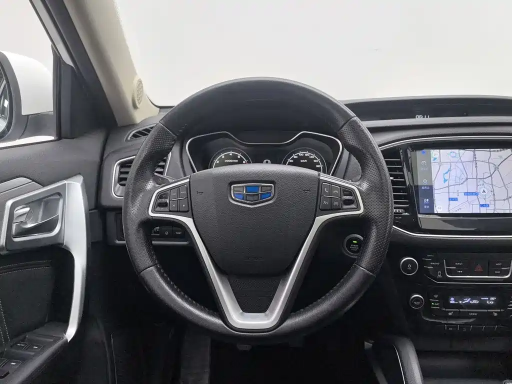 Geely Vision X6 2017 — фото 11