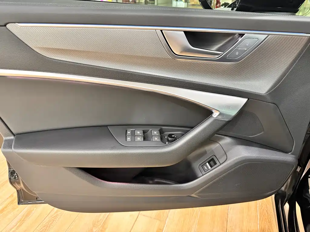 Audi A6L 2023 — фото 11