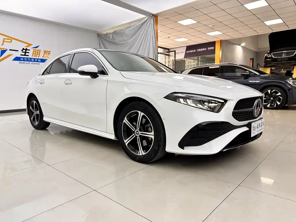 Mercedes-Benz A-Class 2023 — фото 3