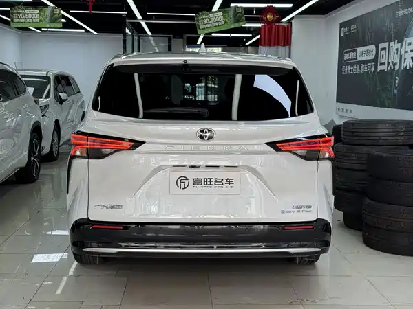 Toyota Sienna 2024