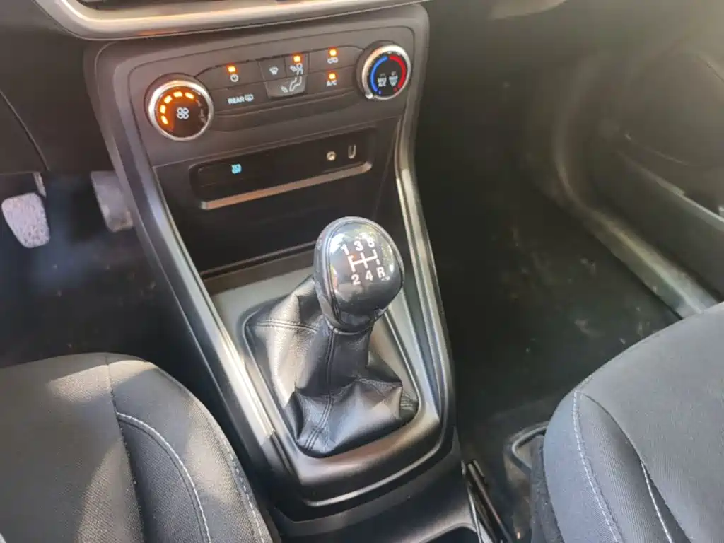 Ford EcoSport 2019 — фото 14
