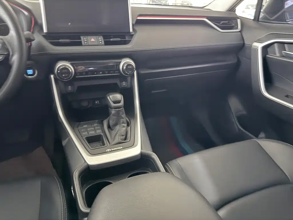 Toyota Wildlander 2021 — фото 16