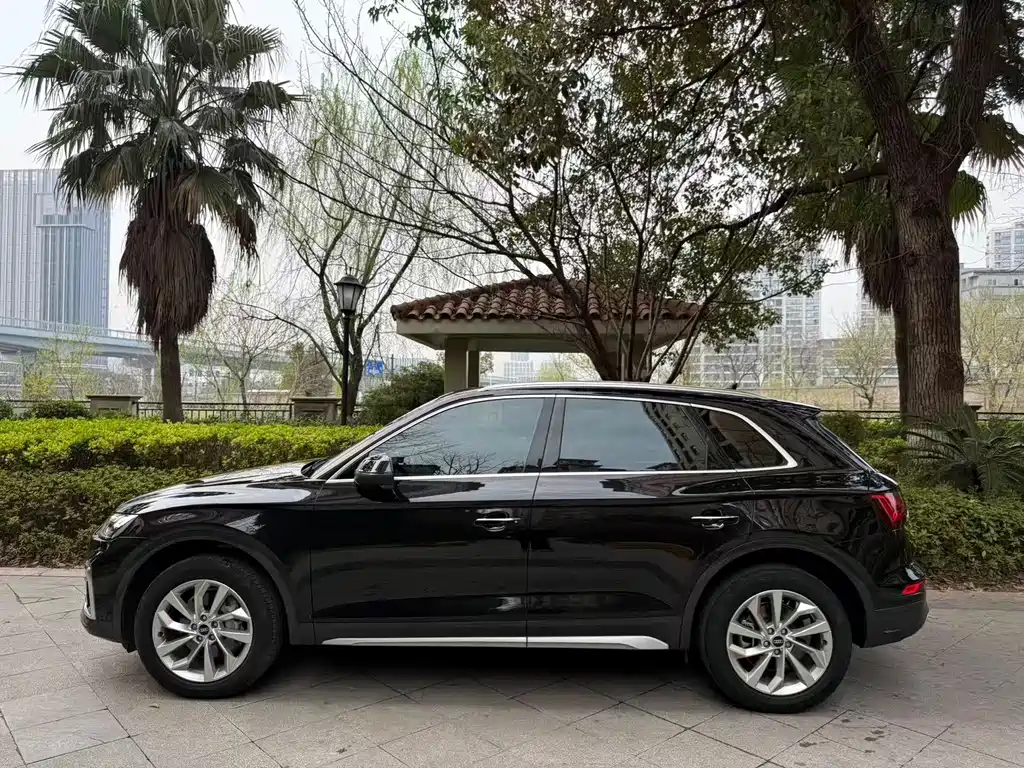 Audi Q5L 2024