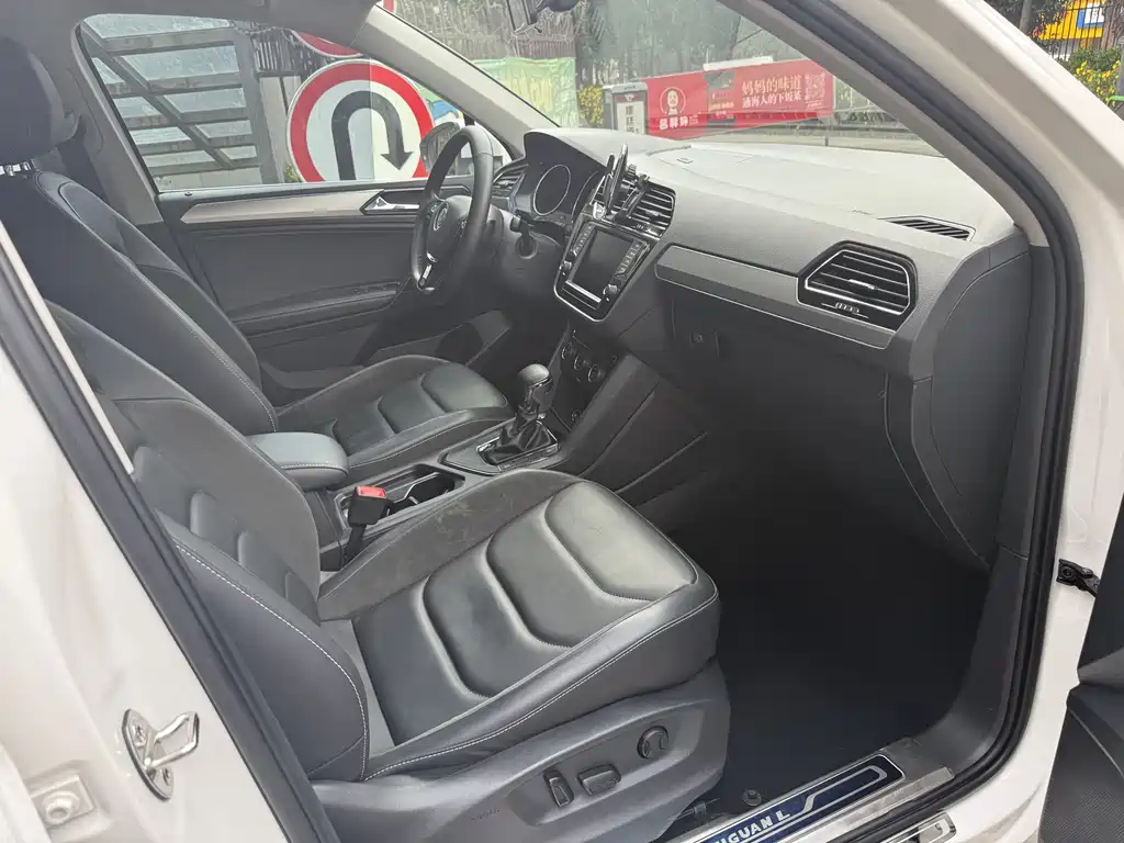 Volkswagen Tiguan L 2018 — фото 15