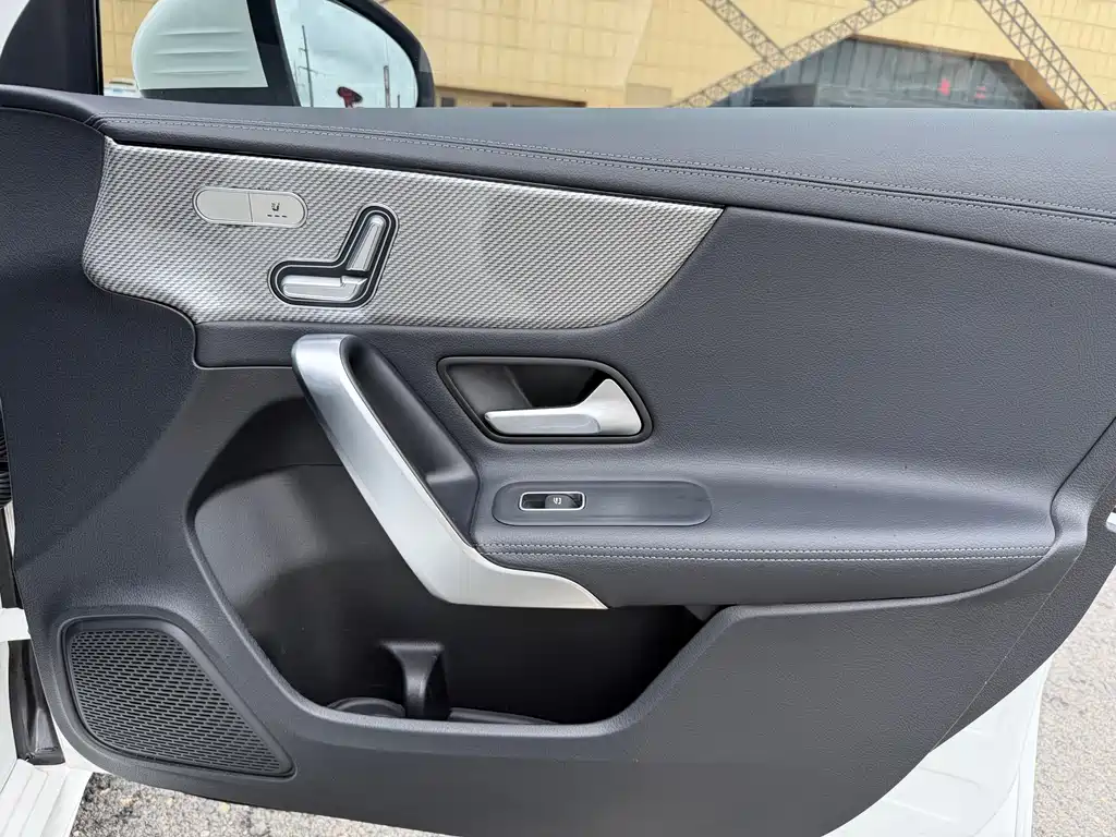 Mercedes-Benz A-Class 2023 — фото 16