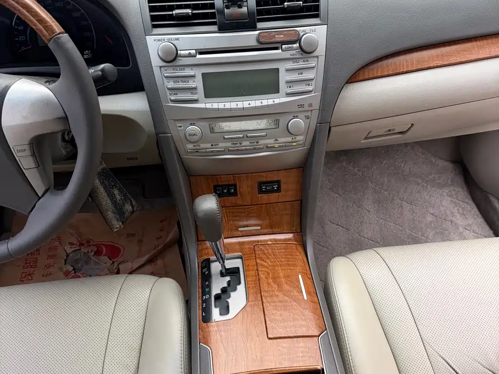 Toyota Camry 2013 — фото 23