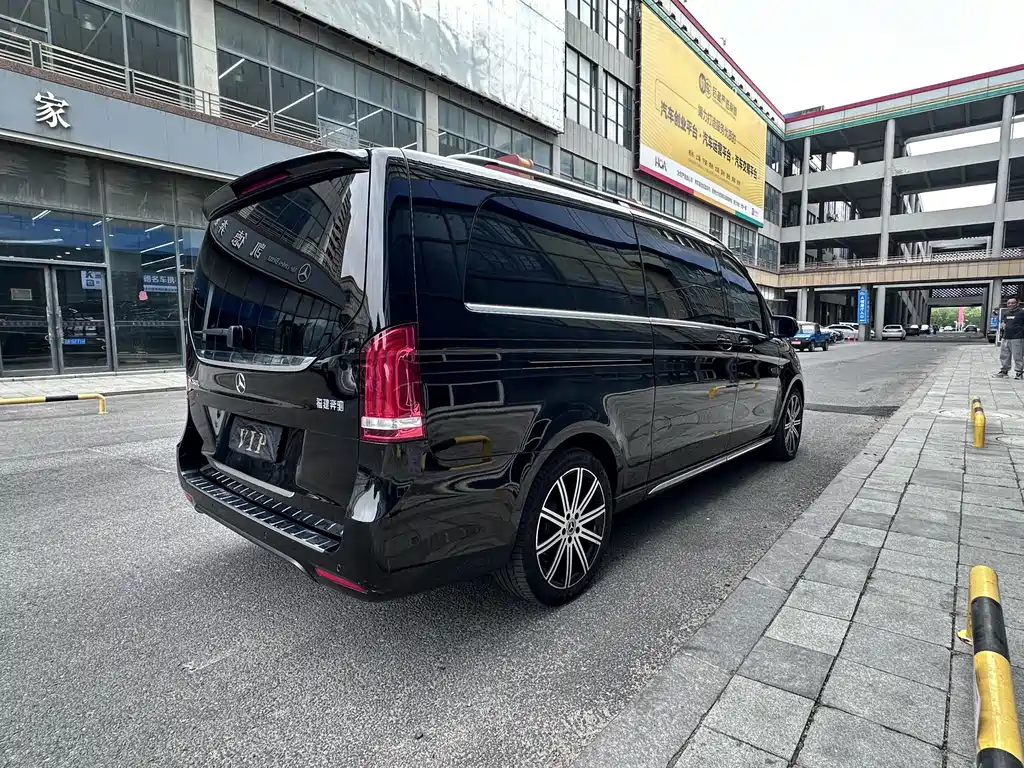 Mercedes-Benz V-Class 2022 — фото 5