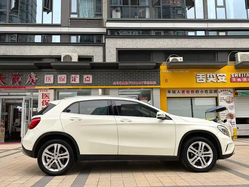 Mercedes-Benz GLA 2016