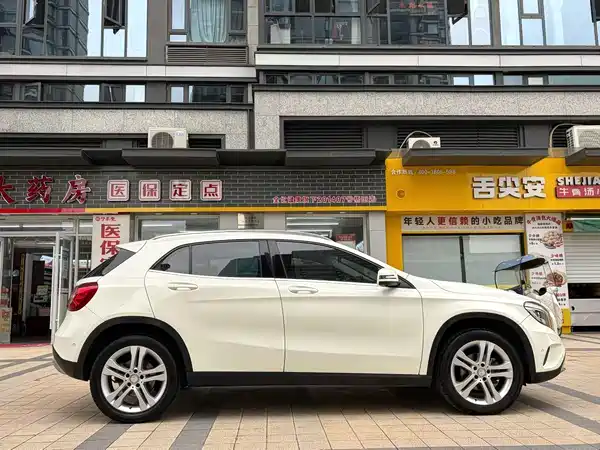 Mercedes-Benz GLA 2016