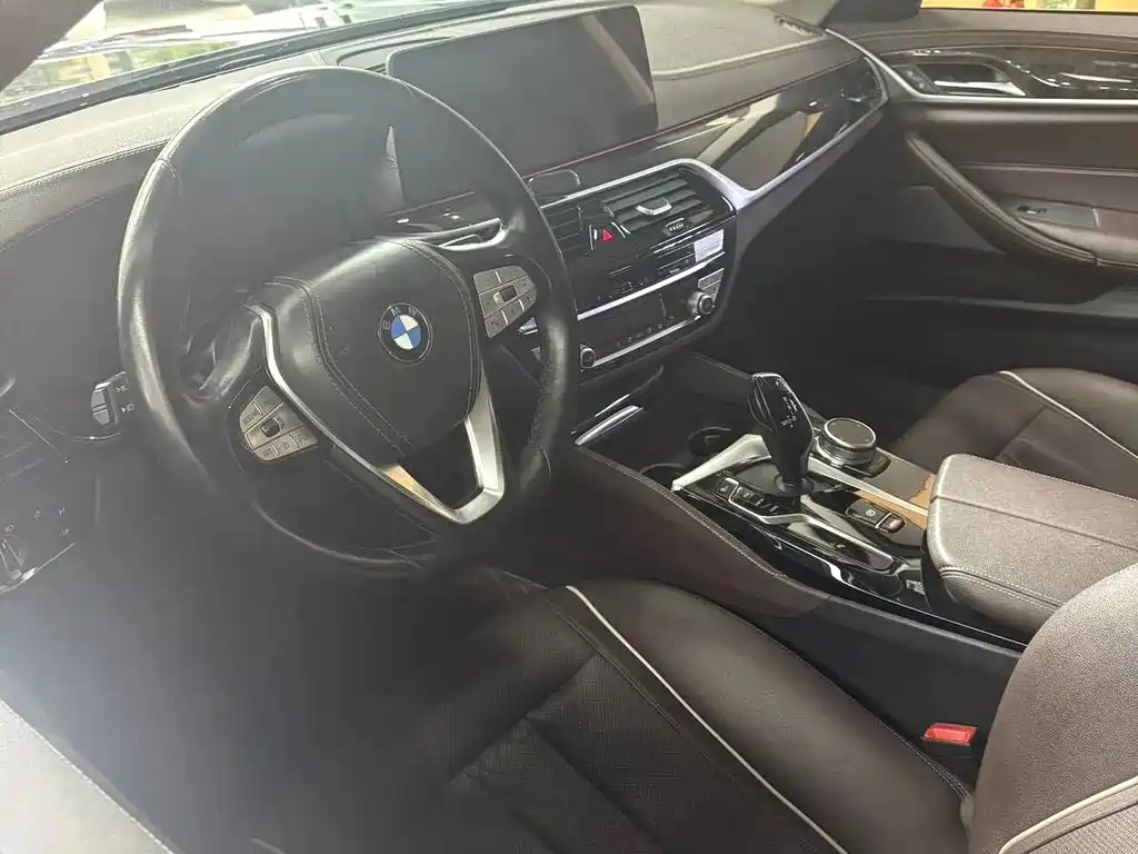 BMW 5 Series 2021