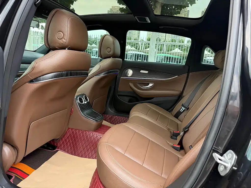 Mercedes-Benz E-Class 2020 — фото 6
