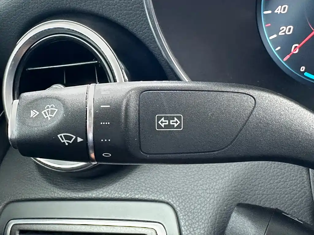 Mercedes-Benz C-Class 2020 — фото 19