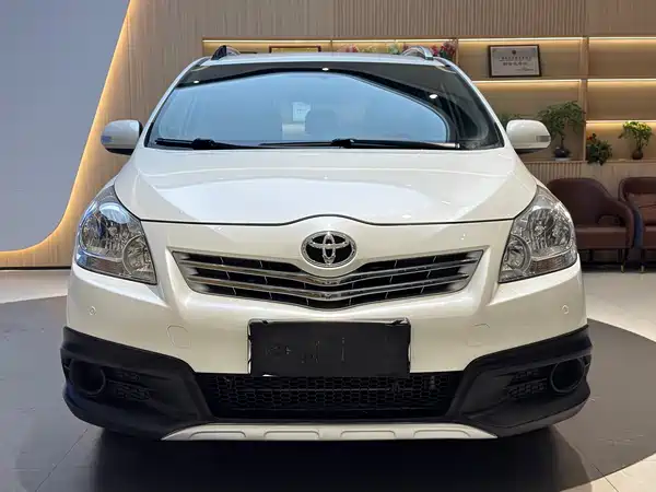 Toyota Yizhi 2015