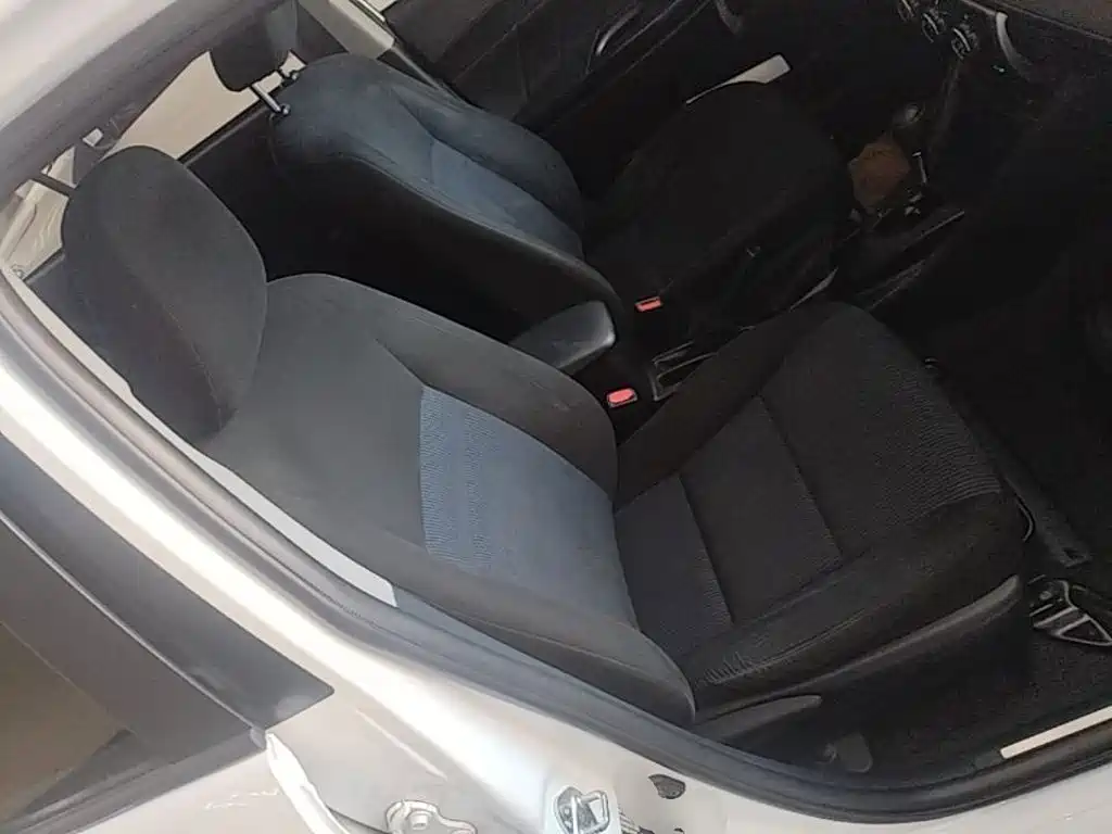 Toyota Yaris L 2018 — фото 25