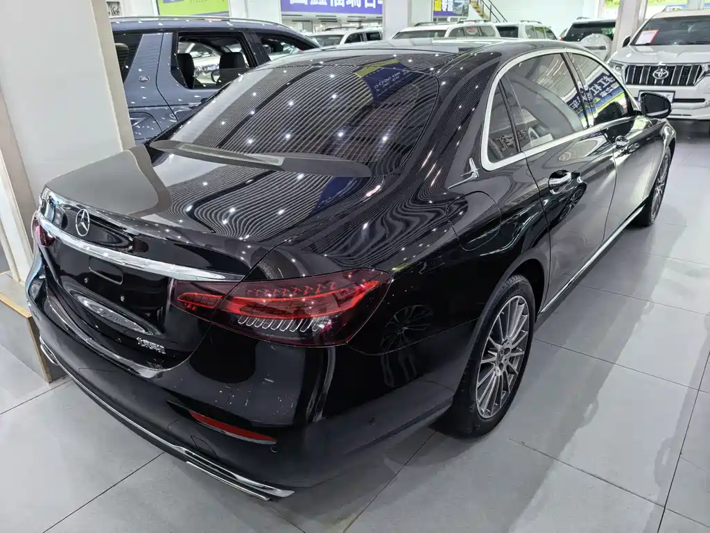 Mercedes-Benz E-Class 2023 — фото 15