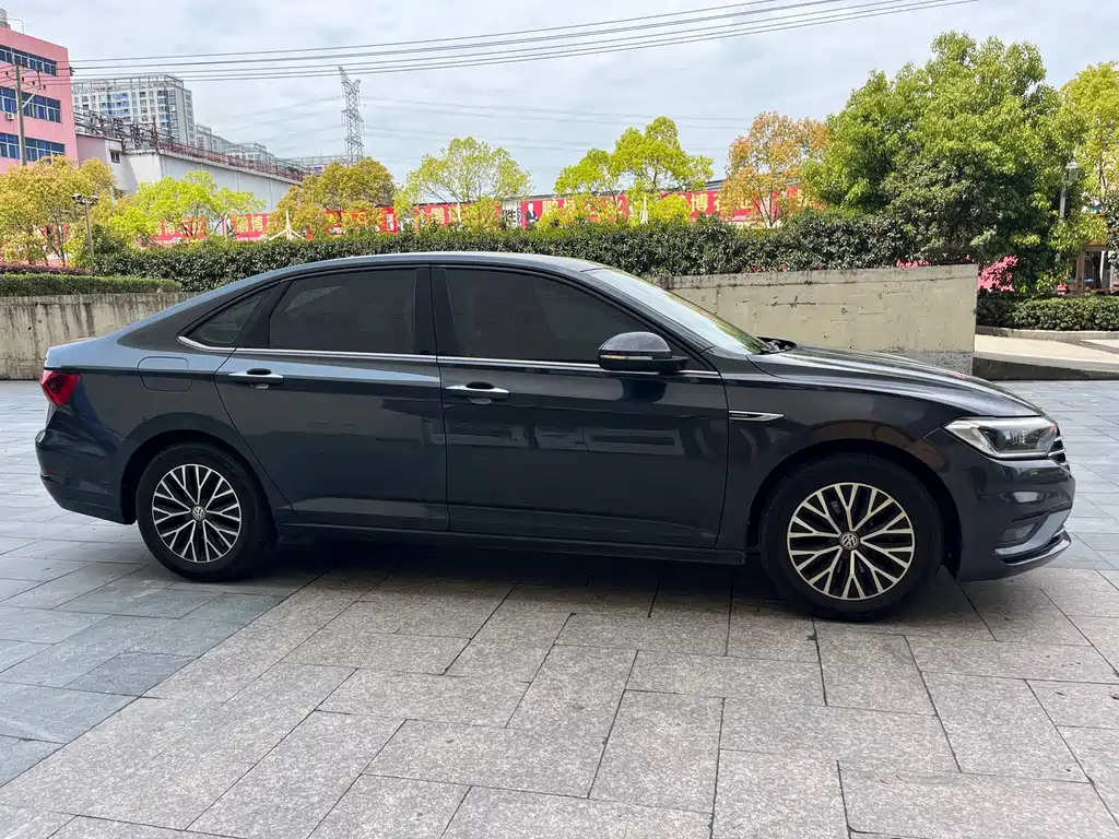Volkswagen Sagitar 2021