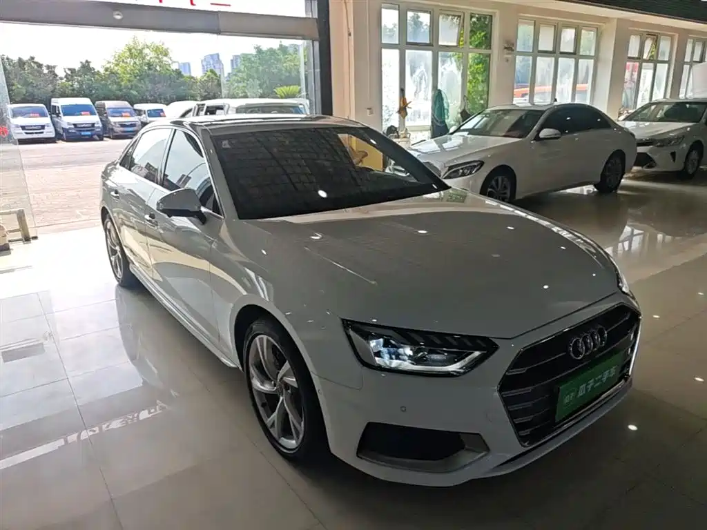 Audi A4L 2021 — фото 4