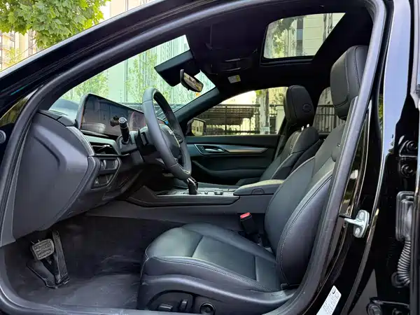 Cadillac CT5 2026