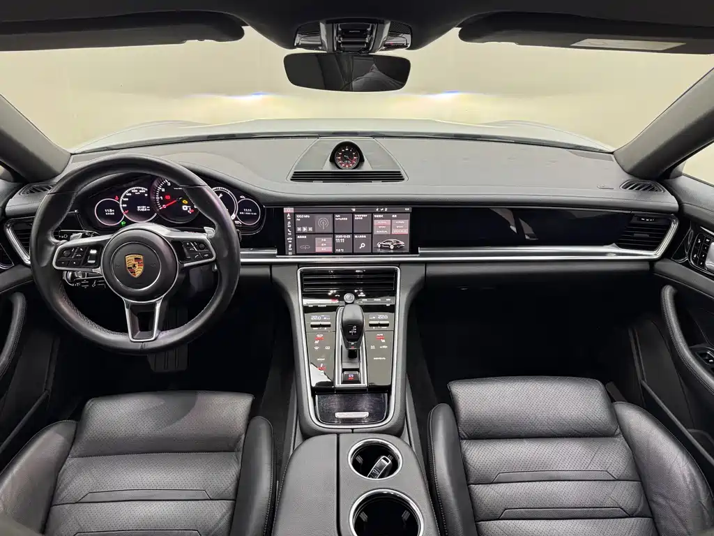 Porsche Panamera 2018 — фото 9