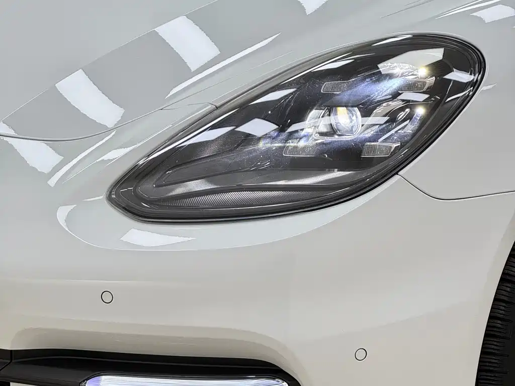 Porsche Panamera 2018 — фото 25