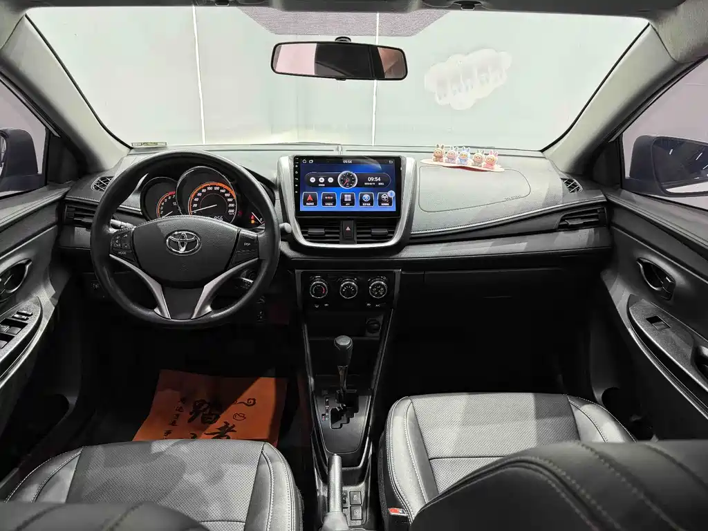 Toyota Yaris L 2023 — фото 17