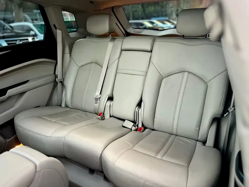 Cadillac SRX 2013 — фото 32