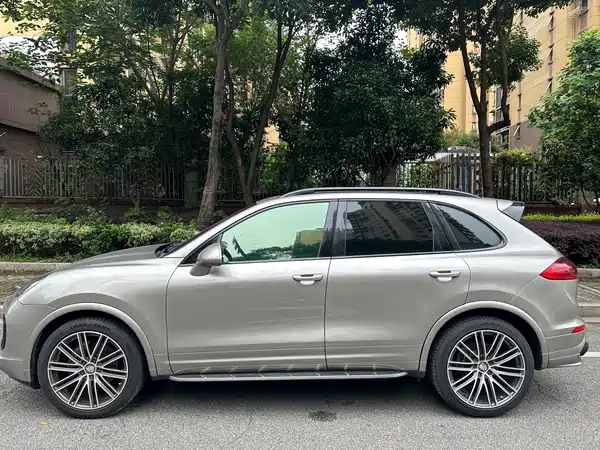 Porsche Cayenne 2011