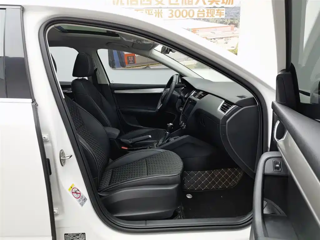 Skoda Octavia 2020 — фото 23