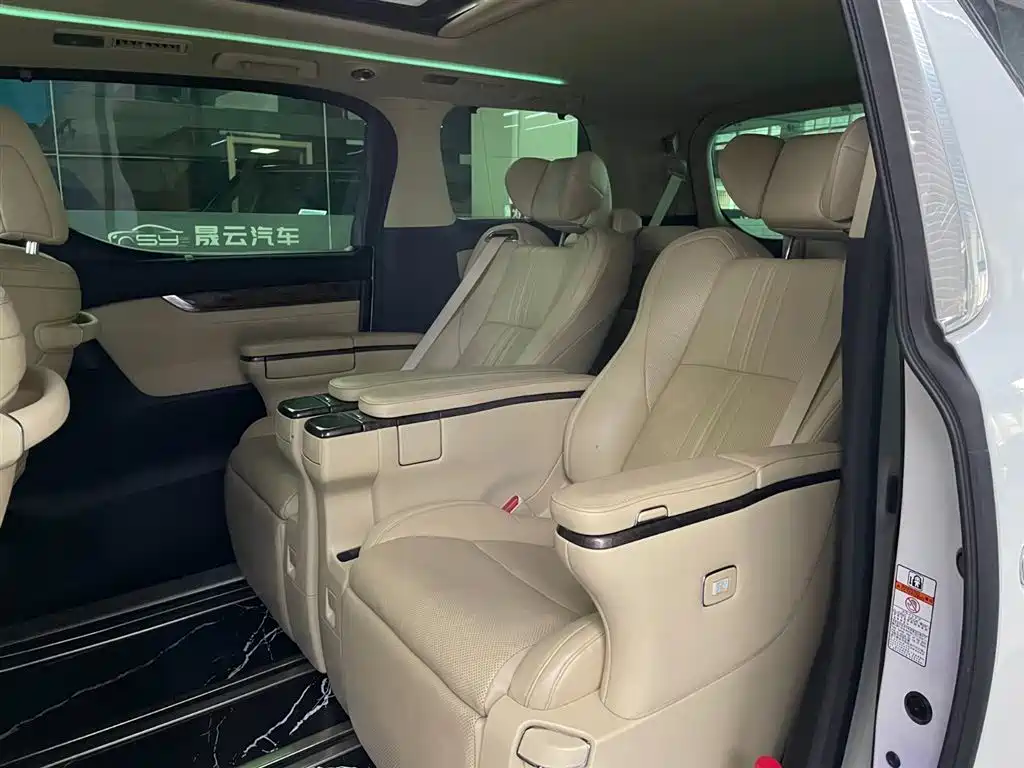Toyota Alphard 2021 — фото 9