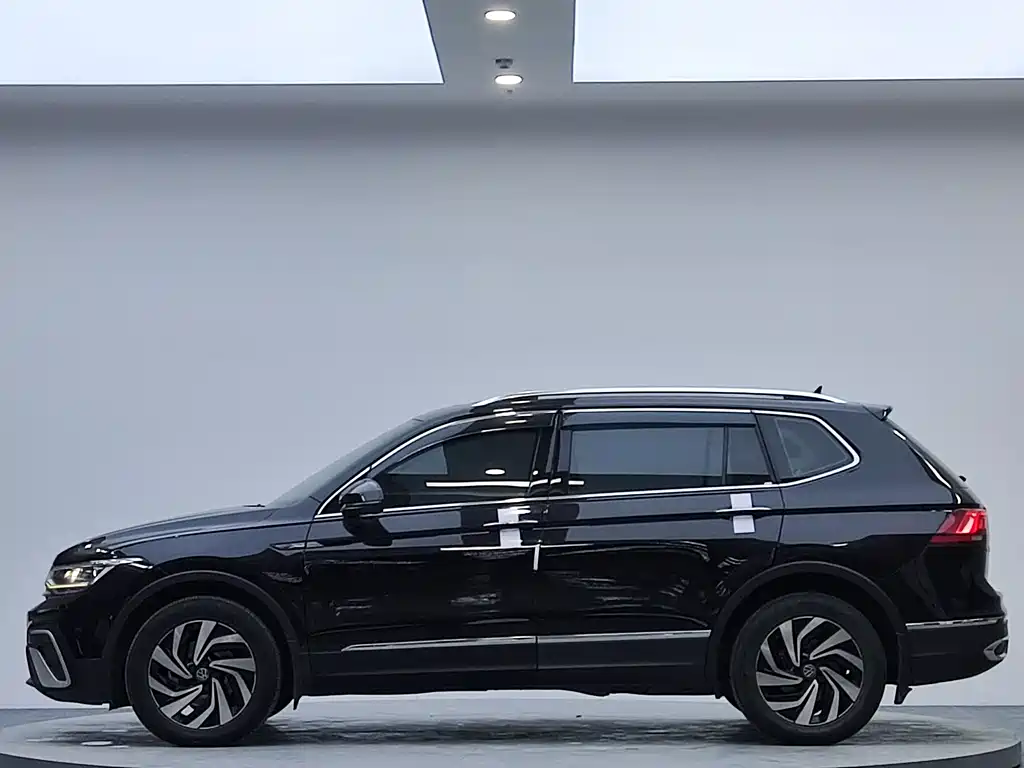 Volkswagen Tiguan L 2023