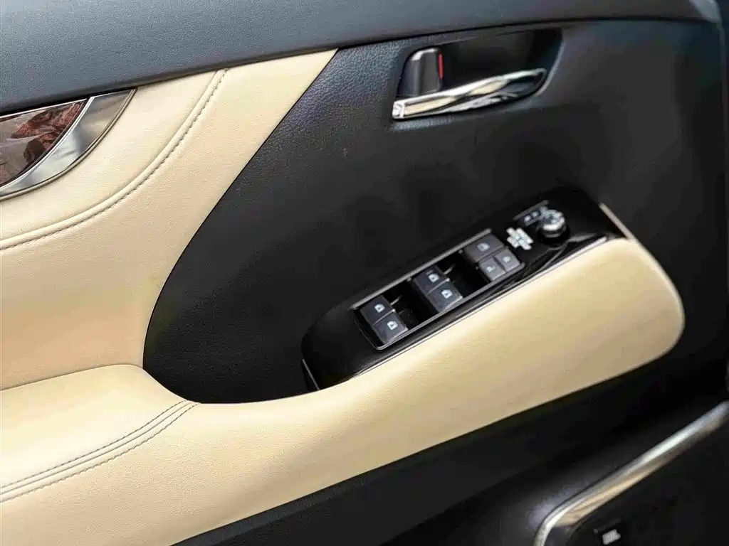 Toyota Alphard 2018 — фото 15