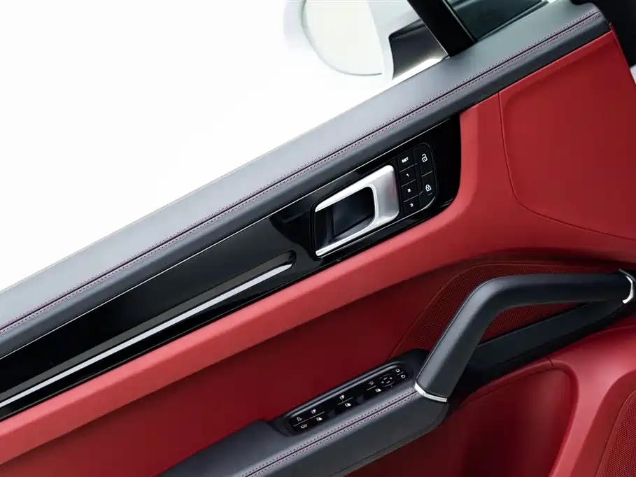 Porsche Cayenne Hybrid 2022 — фото 19