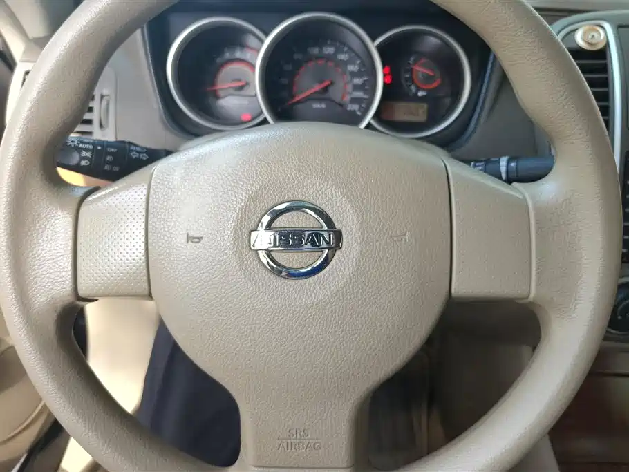 Nissan Sylphy 2012 — фото 15