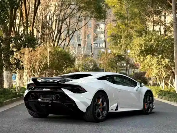 Lamborghini Huracan 2025